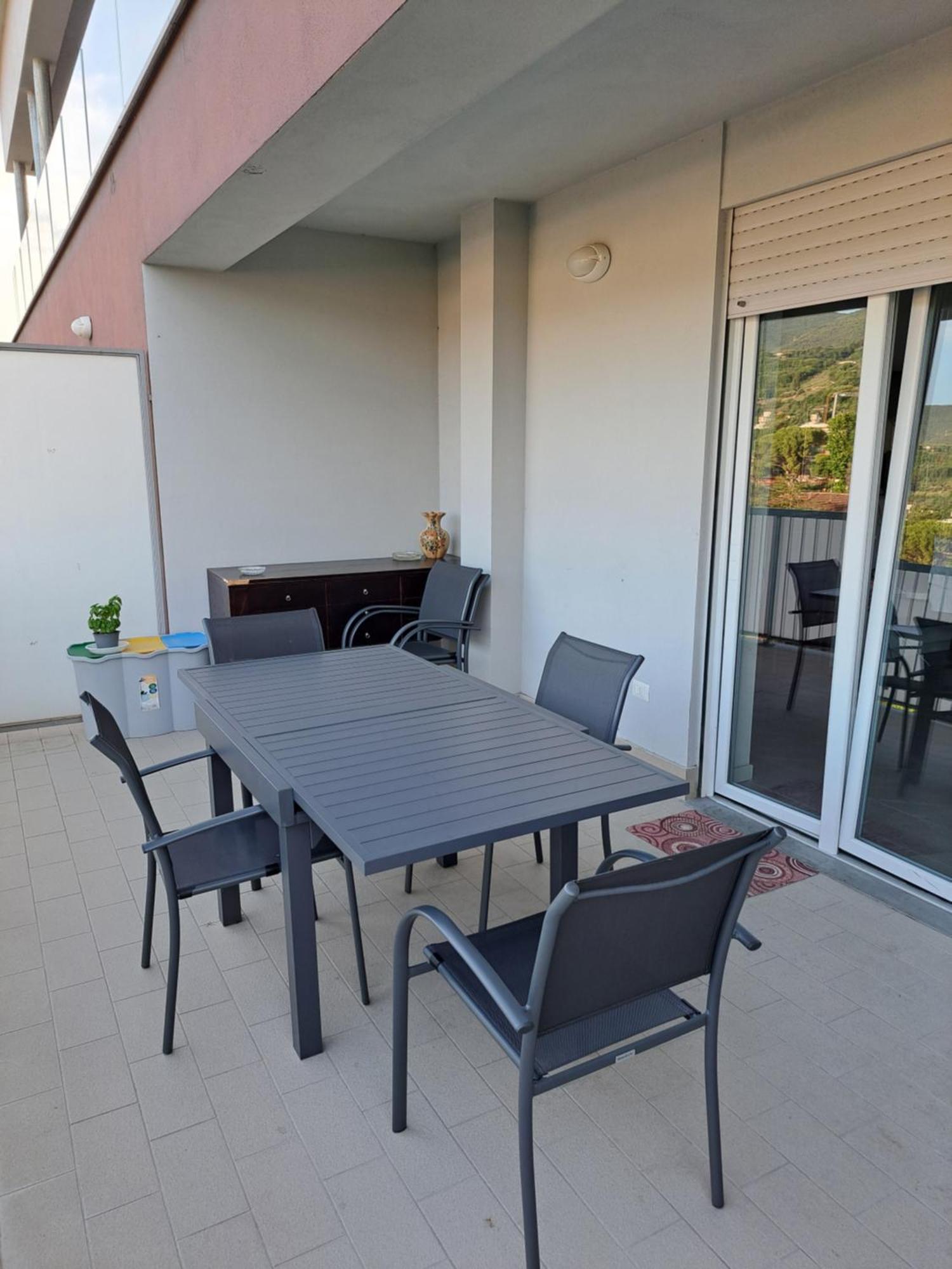Malnati Home Терни Екстериор снимка